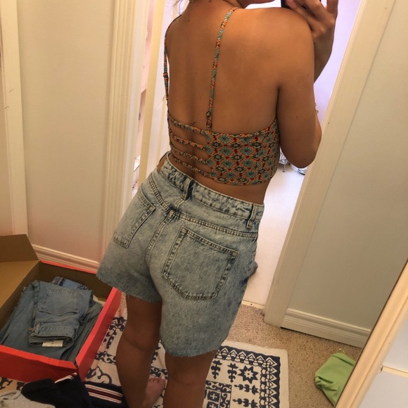 LF Mosaic Halter Crop Top - Picture 4 of 4